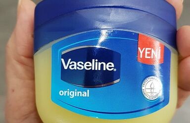 Uso de vaselina para aumentar um membro